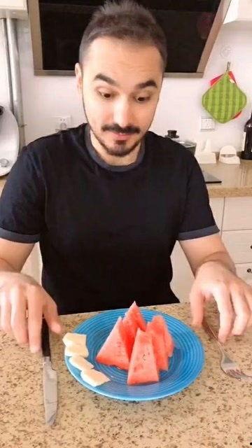 来中国的老外吃瓜视频,趣味横生！